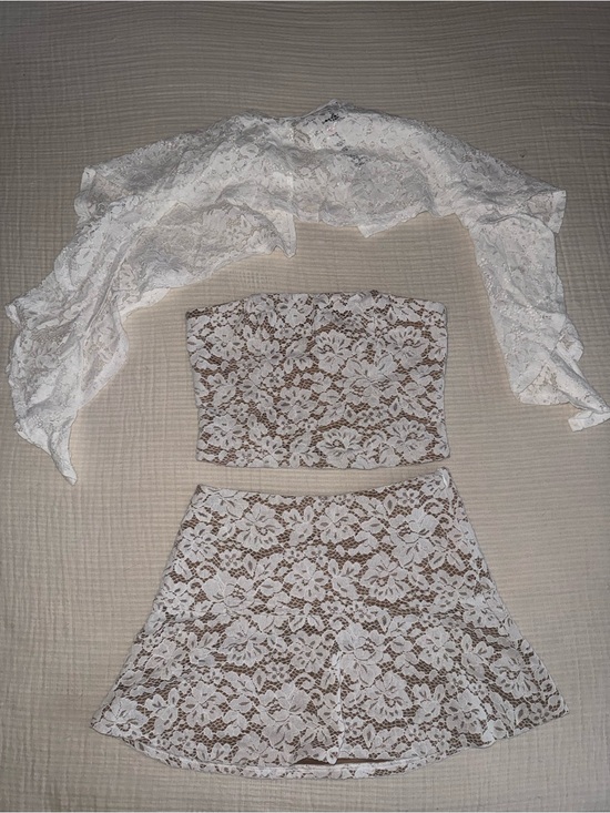 PrettyLittleThing Dresses & Skirts - PrettyLittleThing White Lace Mini Skirt and Bandeau Set